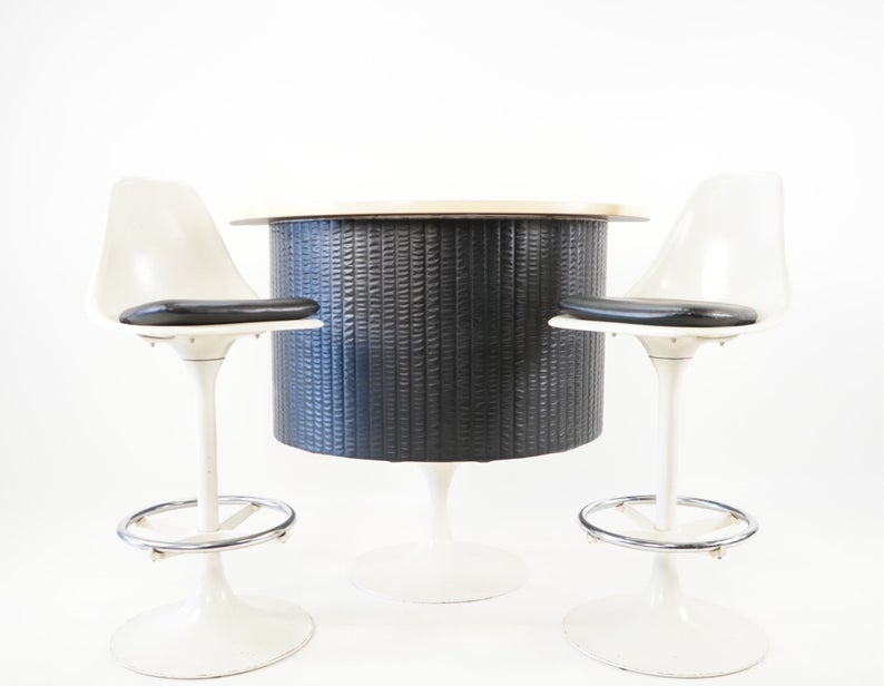 Retropolitan table and chairs